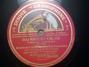 De grammofoonplaat uit de collectie van Pierre Kemp die de dichter inspireerde tot het schrijven van 'Gramophone DB 4930'.